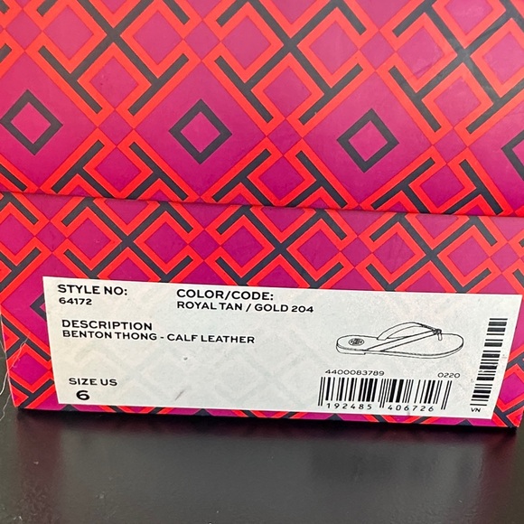 Tory Burch Tan Leather Thong Sandals with Gold Logo - Picture 3 of 4